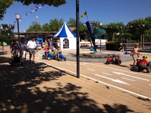 Recreatie Centrum De Hollepoarte 2 Chalets87 Makkum Esterno foto
